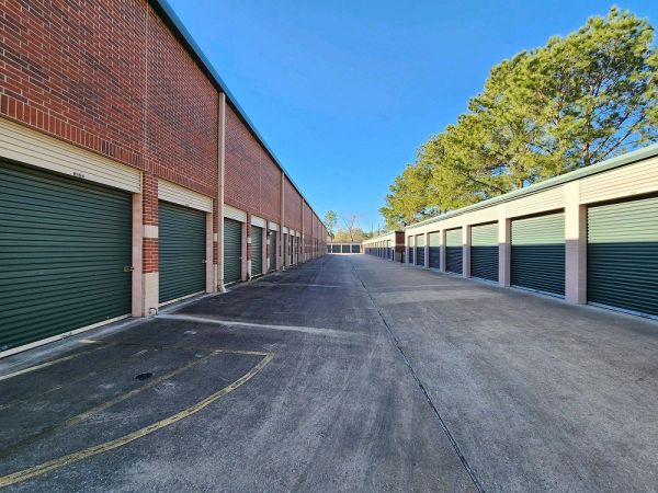 Extra Space Storage - 3800 - Kingwood - Mills Branch Dr - 2900 Mills Branch Drive