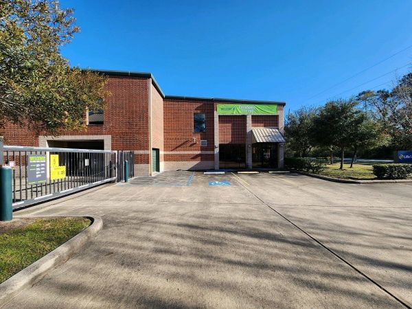 Extra Space Storage - 3800 - Kingwood - Mills Branch Dr - 2900 Mills Branch Drive