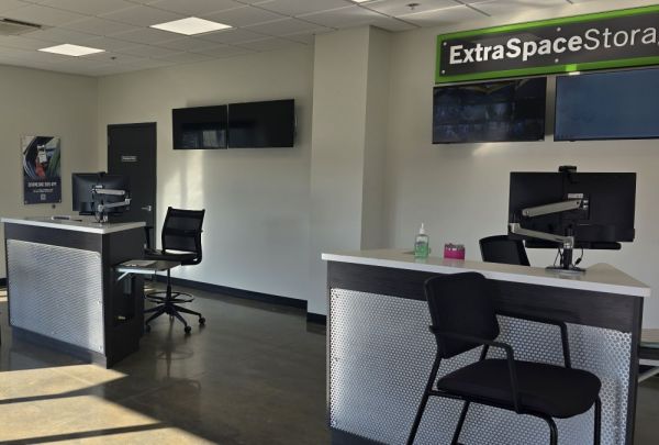 Extra Space Storage - 3874 - St Louis - Page Service Dr - 11433 Page Service Drive