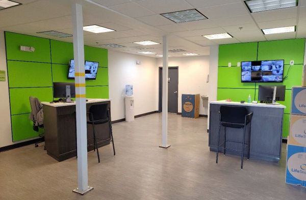 Extra Space Storage - 3876 - St Louis - Watson Rd - 10300 Watson Road