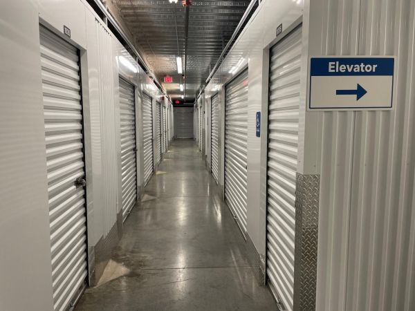 Extra Space Storage - 3882 - Nashville - Madison St - 121 Madison Street
