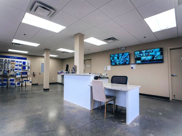 Extra Space Storage - 4144 - Nashville - Inverness Ave - 700 Inverness Avenue