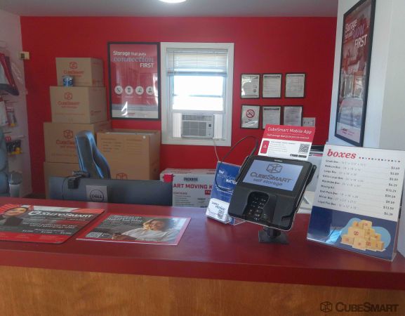 CubeSmart Self Storage ME Chelsea River Rd - 92 River Road