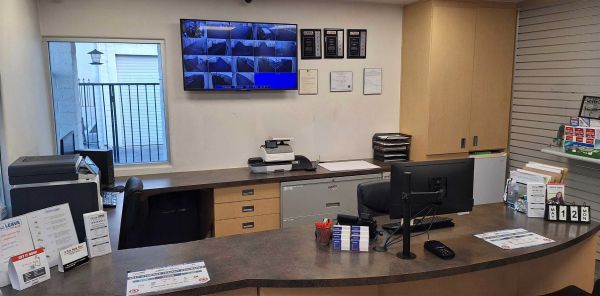 Lock & Leave Storage San Bernardino - 322 South Waterman Avenue