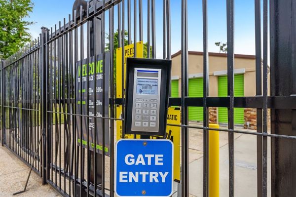 Extra Space Storage - 6128 - Panama City - Tyndall Pkwy - 633 South Tyndall Parkway