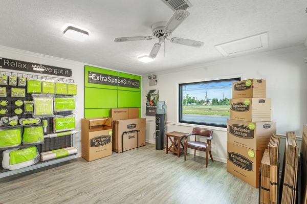 Extra Space Storage - 6128 - Panama City - Tyndall Pkwy - 633 South Tyndall Parkway