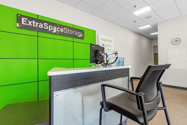 Extra Space Storage - 7412 - Phoenix - 6316 N 7th St - 6316 North 7th Street