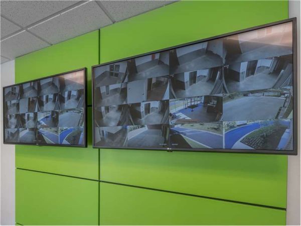 Extra Space Storage - 7489 - Linthicum Heights - Pinnacle Dr - 810 Pinnacle Drive