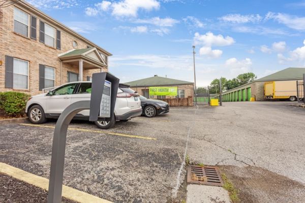 Extra Space Storage - 7500 - Louisville - Outer Loop - 6456 Outer Loop