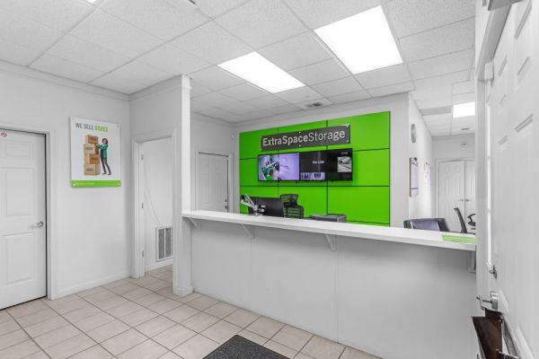 Extra Space Storage - 7500 - Louisville - Outer Loop - 6456 Outer Loop