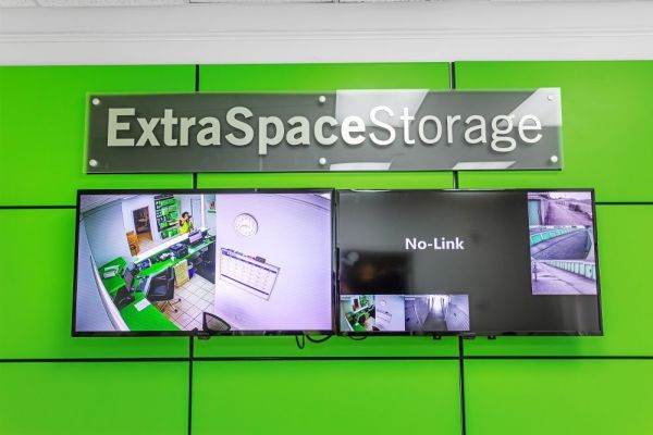 Extra Space Storage - 7500 - Louisville - Outer Loop - 6456 Outer Loop