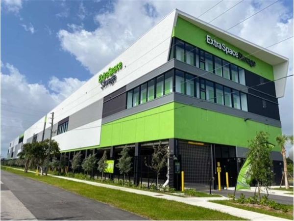Extra Space Storage - 7505 - Palmetto Bay - Cleveland Ave - 17650 West Cleveland Avenue