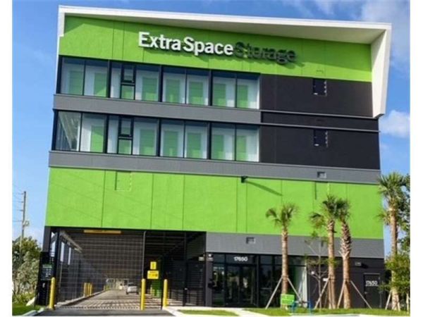 Extra Space Storage - 7505 - Palmetto Bay - Cleveland Ave - 17650 West Cleveland Avenue