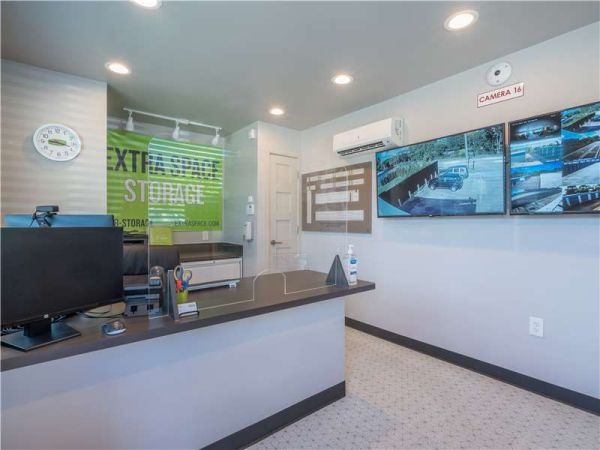 Extra Space Storage - 7544 - Houston - Canemont St - 11539 Canemont Street