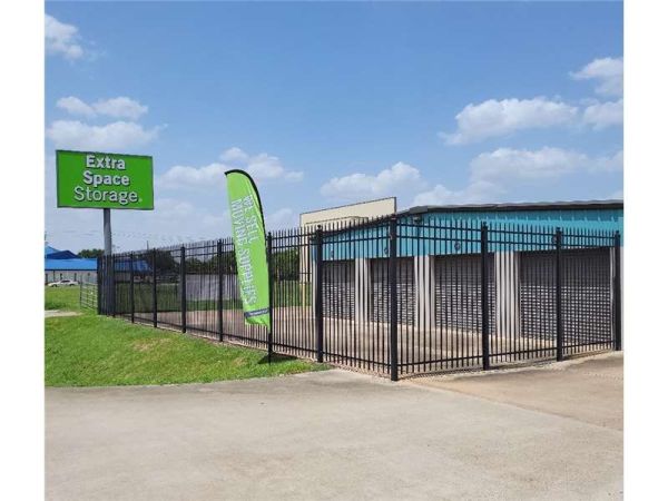 Extra Space Storage - 7544 - Houston - Canemont St - 11539 Canemont Street