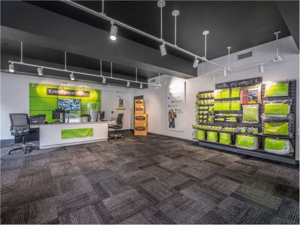 Extra Space Storage - 7581 - Atlanta - Peachtree Valley Rd NE - 56 Peachtree Valley Road Northeast