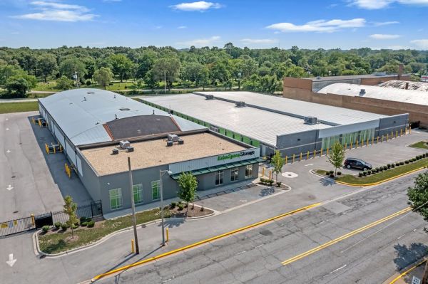 Extra Space Storage - 7608 - Hammond - 165th St - 950 East 165th Street