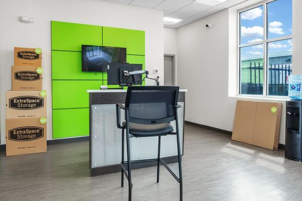 Extra Space Storage - 7608 - Hammond - 165th St - 950 East 165th Street