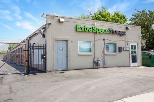 Extra Space Storage - 7616 - Midvale - 300 W - 7307 South 300 West