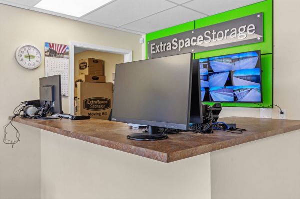 Extra Space Storage - 7727 - Albuquerque - Vista Oriente St - 2301 Vista Oriente Street Northwest