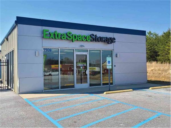 Extra Space Storage - 7734 - Boiling Springs - Boiling Springs Rd - 1909 Boiling Springs Road