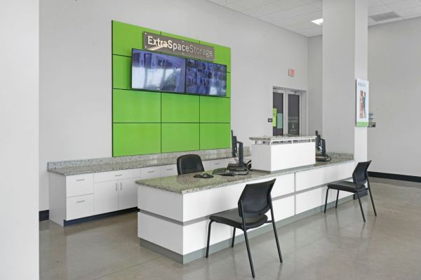 Extra Space Storage - 7745 - Miami - 8th St - 4250 Southwest 8th Street