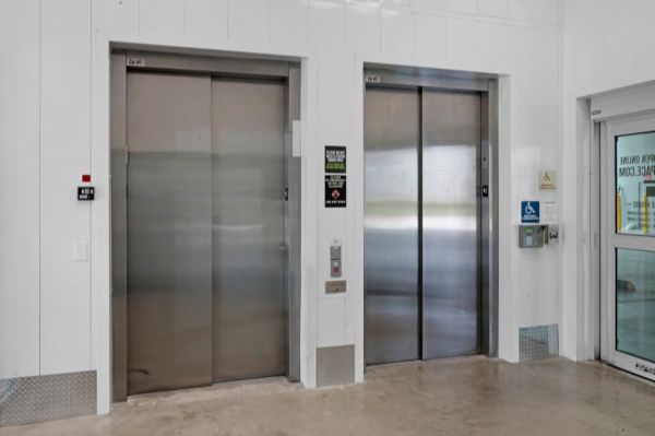 Extra Space Storage - 7745 - Miami - 8th St - 4250 Southwest 8th Street