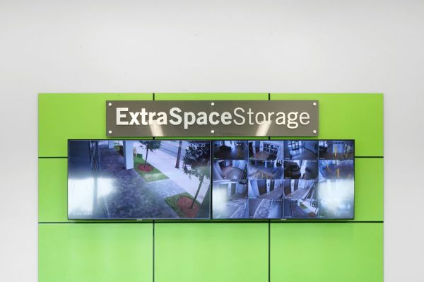 Extra Space Storage - 7745 - Miami - 8th St - 4250 Southwest 8th Street