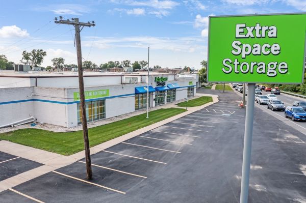 Extra Space Storage - 7784 - River Grove - River Rd - 3000 North River Road
