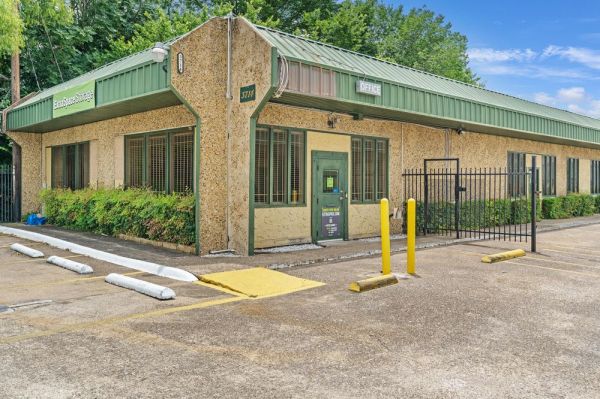 Extra Space Storage - 7944 - Dallas - Marvin D. Love Freeway - 3714 Marvin D. Love Freeway