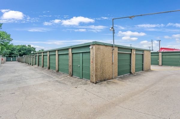 Extra Space Storage - 7944 - Dallas - Marvin D. Love Freeway - 3714 Marvin D. Love Freeway