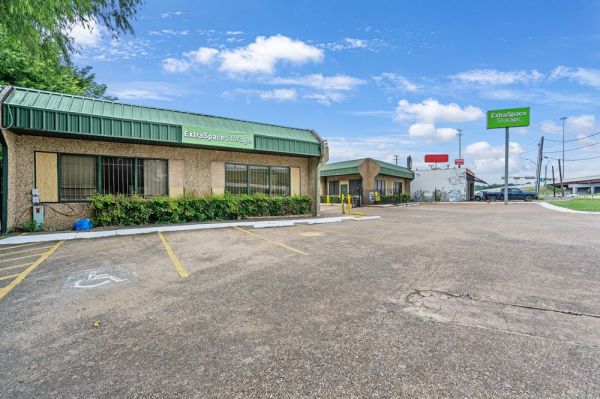 Extra Space Storage - 7944 - Dallas - Marvin D. Love Freeway - 3714 Marvin D. Love Freeway