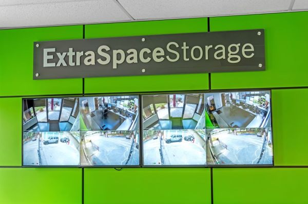 Extra Space Storage - 7966 - Charlotte - 5649 South Blvd - 5649 South Boulevard