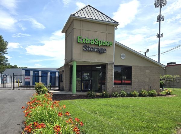 Extra Space Storage - 7966 - Charlotte - 5649 South Blvd - 5649 South Boulevard