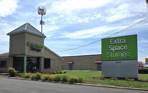 Extra Space Storage - 7966 - Charlotte - 5649 South Blvd - 5649 South Boulevard