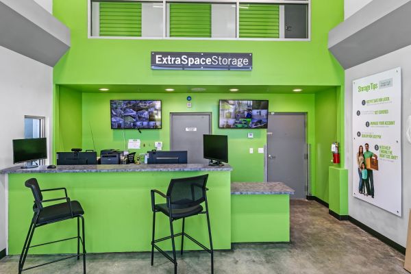Extra Space Storage - 7985 - Fort Lauderdale - 1st Ave - 1217 Southwest 1st Avenue