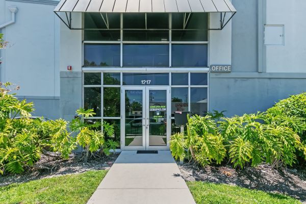 Extra Space Storage - 7985 - Fort Lauderdale - 1st Ave - 1217 Southwest 1st Avenue