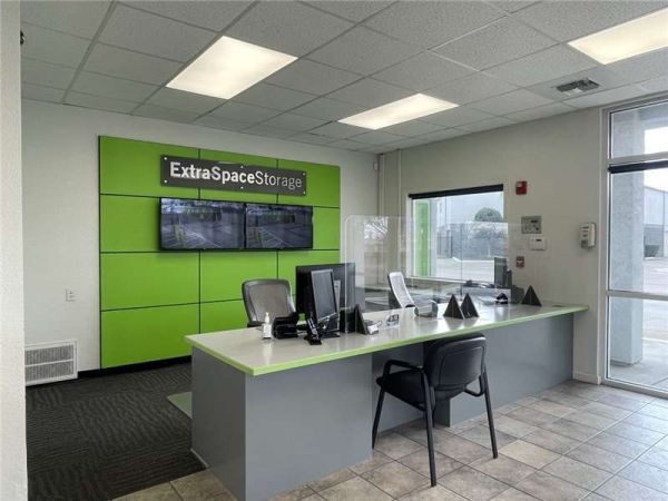Extra Space Storage - 8072 - Modesto - Cummins Dr - 1533 Cummins Drive