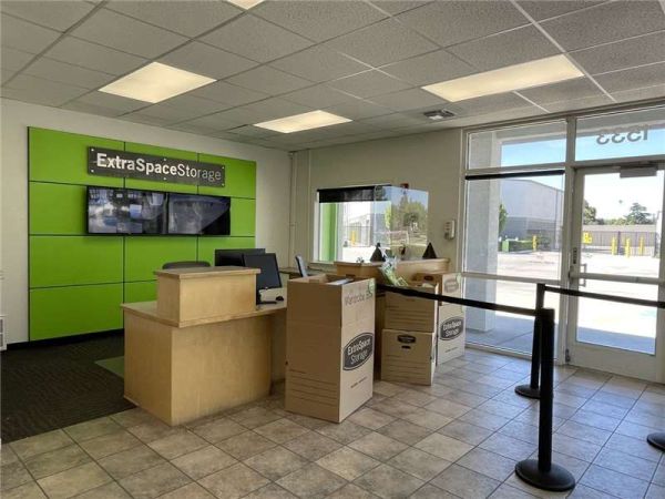 Extra Space Storage - 8072 - Modesto - Cummins Dr - 1533 Cummins Drive