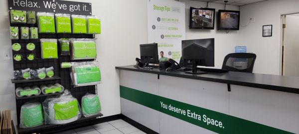 Extra Space Storage - 0397 - Pomona - Ridgeway St - 601 Ridgeway Street