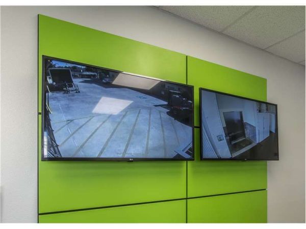 Extra Space Storage - 0551 - Los Angeles - W Pico Blvd - 2800 West Pico Boulevard