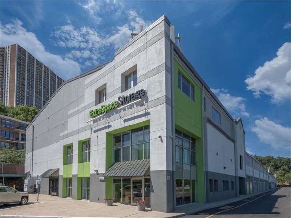 Extra Space Storage - 0642 - Edgewater - River Rd - 410 River Road