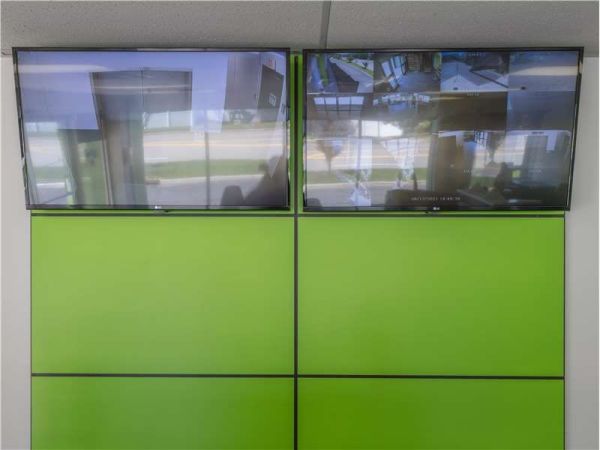 Extra Space Storage - 0642 - Edgewater - River Rd - 410 River Road