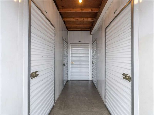 Extra Space Storage - 0788 - Covina - North Vincent Ave - 318 North Vincent Avenue