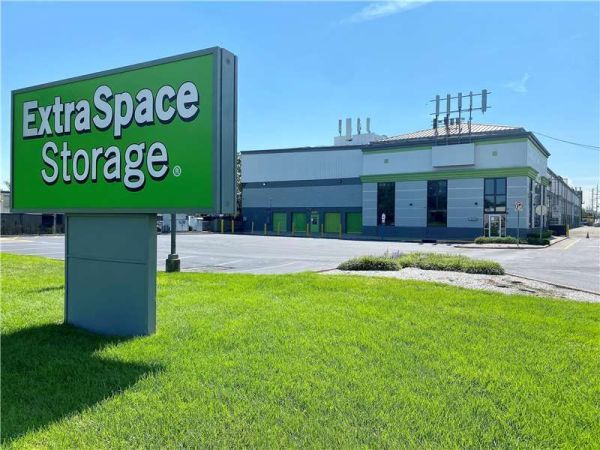 Extra Space Storage - 0808 - Hasbrouck Heights - Route 17 N - 74 New Jersey 17