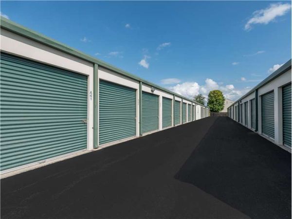 Extra Space Storage - 8205 - Owensboro - OBryan Blvd - 2440 Obryan Boulevard