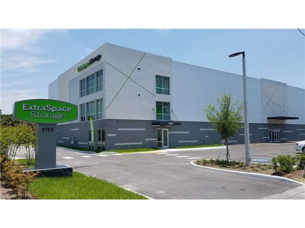 Extra Space Storage - 8252 - Brandon - Brandon Blvd - 1759 West Brandon Boulevard