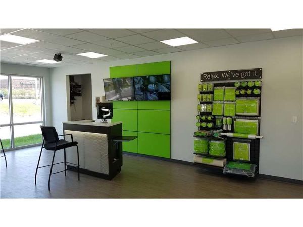 Extra Space Storage - 8252 - Brandon - Brandon Blvd - 1759 West Brandon Boulevard