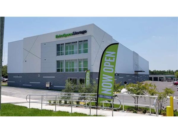Extra Space Storage - 8252 - Brandon - Brandon Blvd - 1759 West Brandon Boulevard