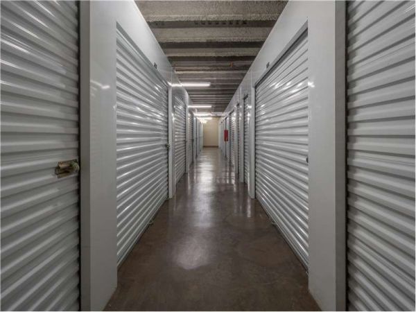 Extra Space Storage - 8258 - Houston - San Jacinto St - 3011 San Jacinto Street